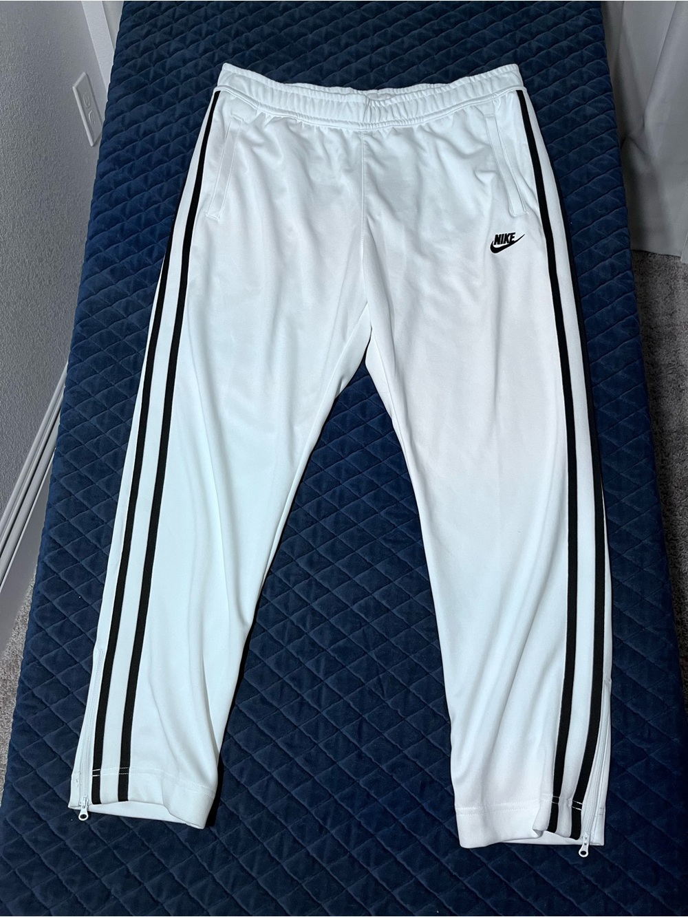 Nike White Joggers with Black Side Stripes - Causal Sweats - Activewear - XL